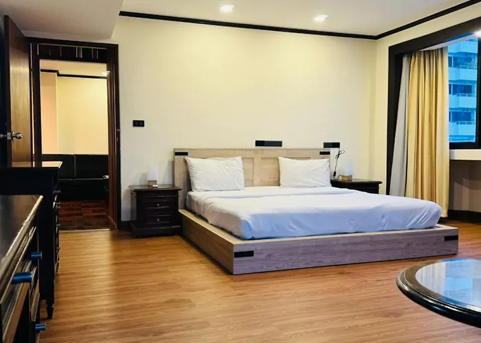 Rent Omni Tower Nana - Prime Sukhumvit Location *