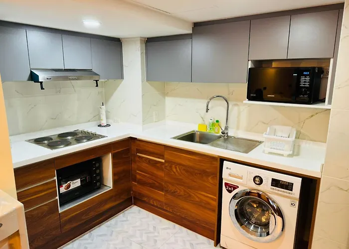 Rent Omni Tower Nana - Prime Sukhumvit Location Banguecoque