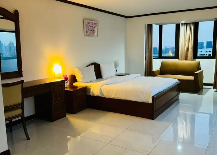 Rent Omni Tower Nana - Prime Sukhumvit Location *