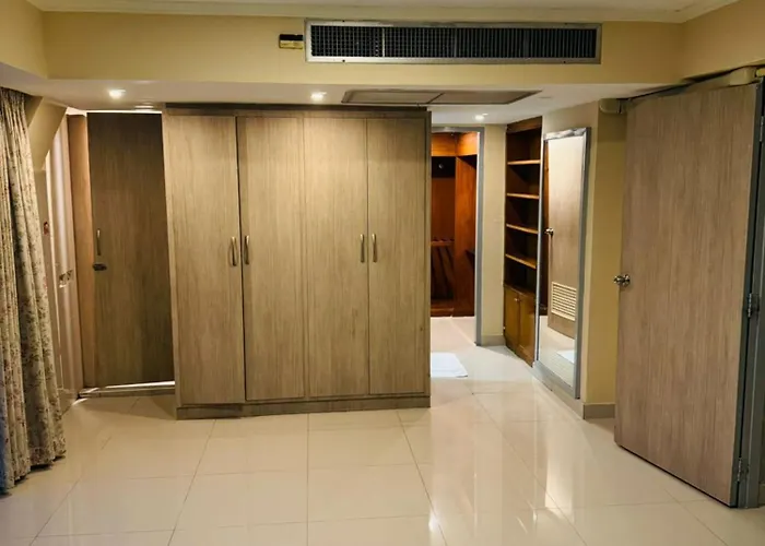 Rent Omni Tower Nana - Prime Sukhumvit Location * Bangkok