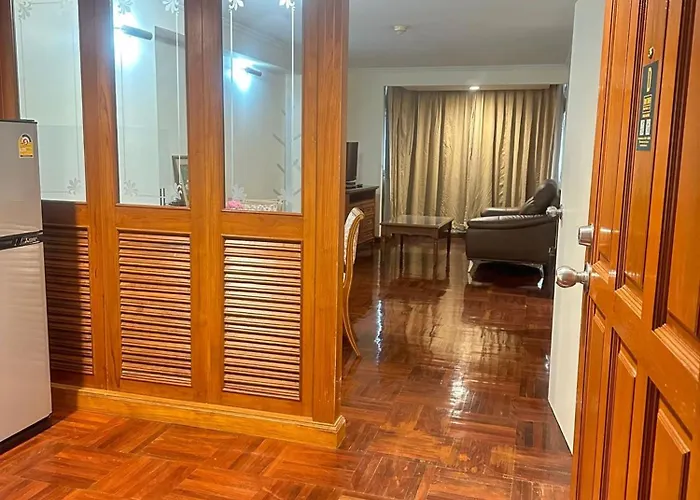 Rent Omni Tower Nana - Prime Sukhumvit Location Apartamento *