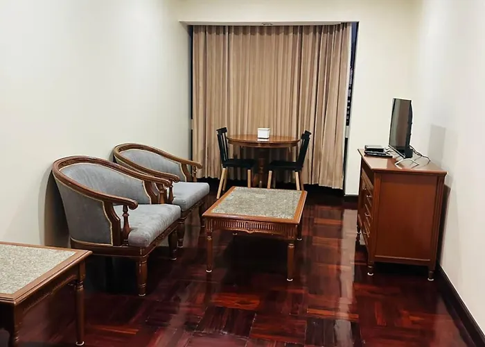 Rent Omni Tower Nana - Prime Sukhumvit Location *