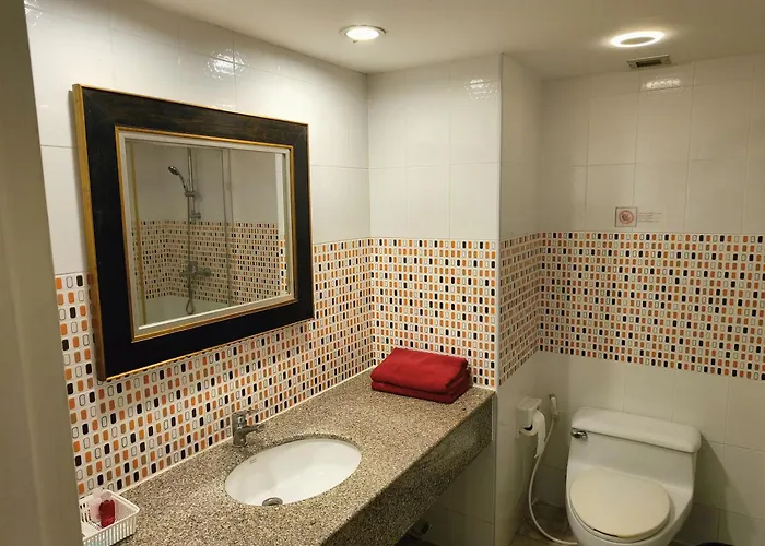 Rent Omni Tower Nana - Prime Sukhumvit Location Apartamento *