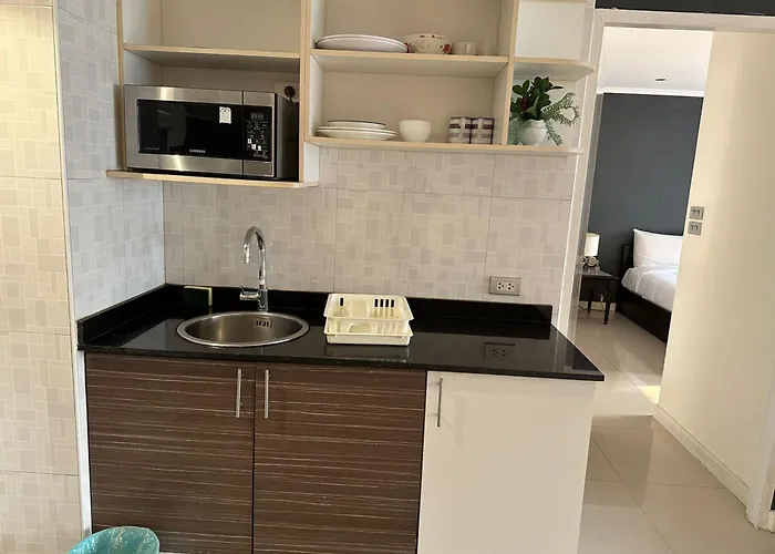 Rent Omni Tower Nana - Prime Sukhumvit Location
