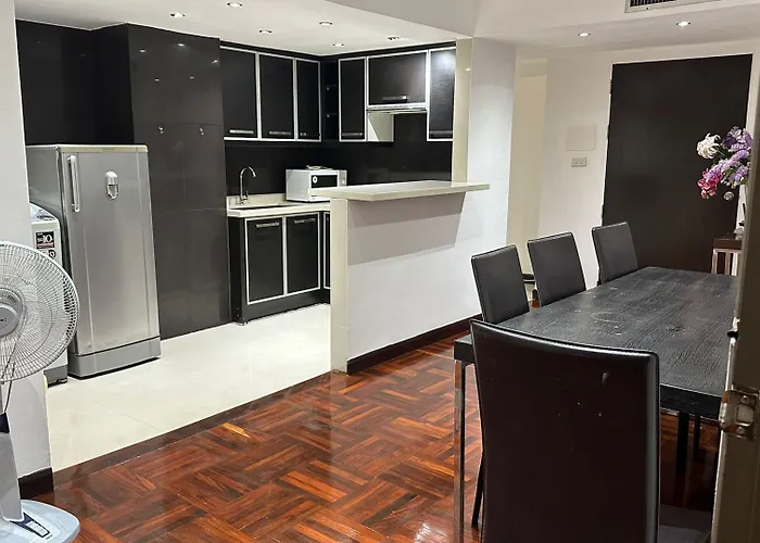 Rent Omni Tower Nana - Prime Sukhumvit Location